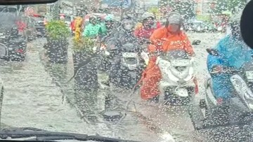 Bekasi Diterjang Banjir Dadakan: Motor Bergelimpangan Jadi Korban! Hujan Deras Mengamuk di Bekasi: Banjir Landa, Kendaraan Mati Massal! Bekasi Lumpuh! Banjir Kiriman Hujan Deras Bikin Motor Mogok di Mana-Mana Waspada! Bekasi Kembali Diterjang Banjir, Siapkan Diri Hadapi Kemacet Bekasi Diterjang Banjir Dadakan: Motor Bergelimpangan Jadi Korban! Hujan Deras Mengamuk di Bekasi: Banjir Landa, Kendaraan Mati Massal! Bekasi Lumpuh! Banjir Kiriman Hujan Deras Bikin Motor Mogok di Mana-Mana Waspada! Bekasi Kembali Diterjang Banjir, Siapkan Diri Hadapi Kemacet