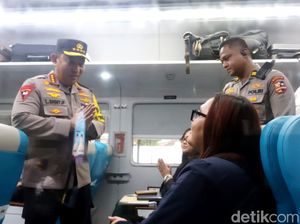 Kapolri Tinjau Arus Balik di Stasiun Tawang Semarang Kapolri Tinjau Arus Balik di Stasiun Tawang Semarang