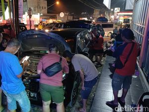 Cerita Pemudik Terjebak Macet di Ajibarang Banyumas hingga Mobil Overheat Cerita Pemudik Terjebak Macet di Ajibarang Banyumas hingga Mobil Overheat