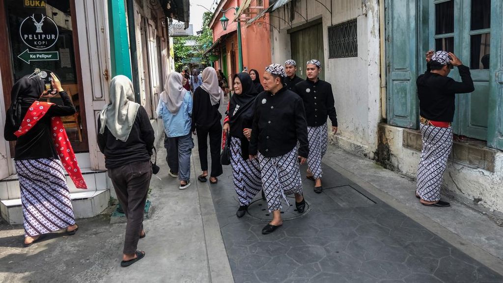 Kunjungan Wisatawan Dongkrak Penjualan Produk UMKM Kunjungan Wisatawan Dongkrak Penjualan Produk UMKM