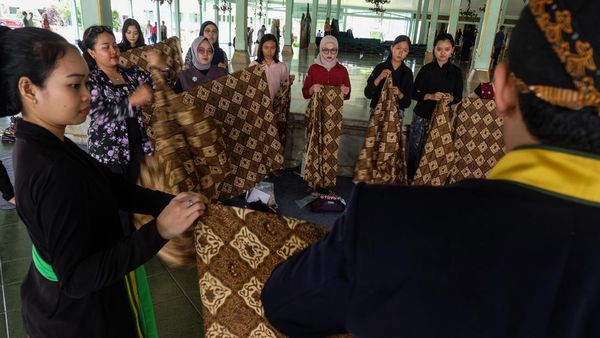 Melihat Latihan Tari Seni Budaya di Pura Mangkunegara Solo