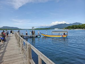Sensasi Menyusuri Keindahan Laut dan Pulau-pulau Kecil di Teluk Gilimanuk Sensasi Menyusuri Keindahan Laut dan Pulau-pulau Kecil di Teluk Gilimanuk
