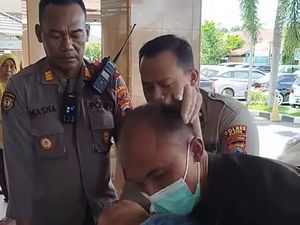 Sigap Aparat Polsek Karangdowo Kawal Pasien Kritis Saat Atur Arus Mudik Sigap Aparat Polsek Karangdowo Kawal Pasien Kritis Saat Atur Arus Mudik
