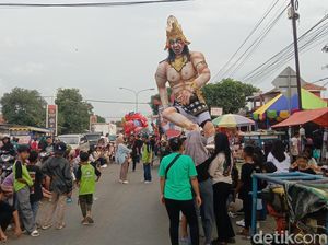 Video: Pawai Ogoh-ogoh Meriahkan Tradisi Halalbihalal di Indramayu Video: Pawai Ogoh-ogoh Meriahkan Tradisi Halalbihalal di Indramayu