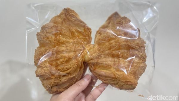 Renyah Lembut! Pastry Jumbo Bentuk Pita yang Lagi Viral