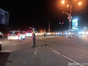 Simpang Mengkreng Ramai Lancar pada Arus Balik Lebaran Simpang Mengkreng Ramai Lancar pada Arus Balik Lebaran