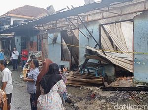 5 Bedeng di Palembang Dilalap Api-Pasutri Luka Bakar hingga 1 Orang Kritis