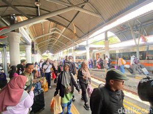 28 Ribu Penumpang Balik ke Jatim Turun di Stasiun Wilayah Daop 8 28 Ribu Penumpang Balik ke Jatim Turun di Stasiun Wilayah Daop 8