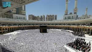 Suasana Salat Jumat Pertama setelah Ramadan di Masjidil Haram