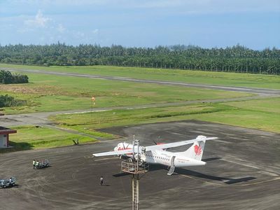 Penampakan Wings Air Mendarat di Bandar Udara Cut Nyak Dhien