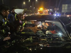 Detik-detik Sedan BMW Terjun dari Tol Krian-Gresik gegara Google Map