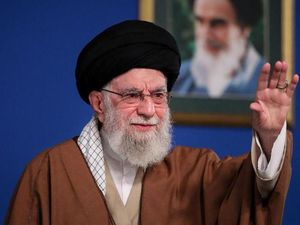 Duel dengan AS, Bisakah Iran Pukul Balik?