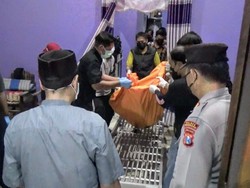 Pria Ponorogo Tewas di Kamar Rumah, Ditemukan Banyak Botol Miras