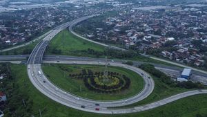 Foto Udara Penerapan Skema Satu Arah di Ruas Tol Semarang