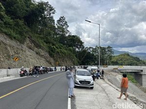 Jalan Layang Poros Maros-Bone Jadi Wisata Dadakan Saat Arus Balik Lebaran Jalan Layang Poros Maros-Bone Jadi Wisata Dadakan Saat Arus Balik Lebaran