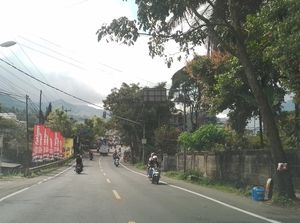 Jalur Puncak di Minggu Pagi Lengang dari Pemudik dan Wisatawan Jalur Puncak di Minggu Pagi Lengang dari Pemudik dan Wisatawan
