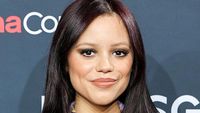 5 Penampilan Terbaru Jenna Ortega dengan Alis Pirang, Nyaris Tak Dikenali