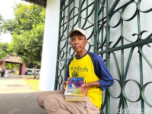 Kisah Juha dan Semangat Menularkan Minat Baca di Usia Senja Kisah Juha dan Semangat Menularkan Minat Baca di Usia Senja