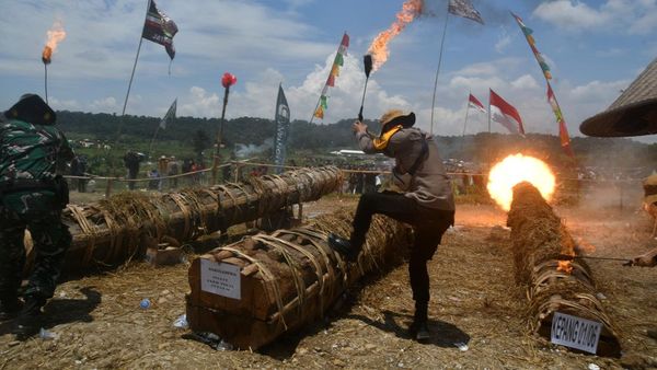 Melihat Pesta Rakyat Meriam Karbit di Kabupaten Bogor