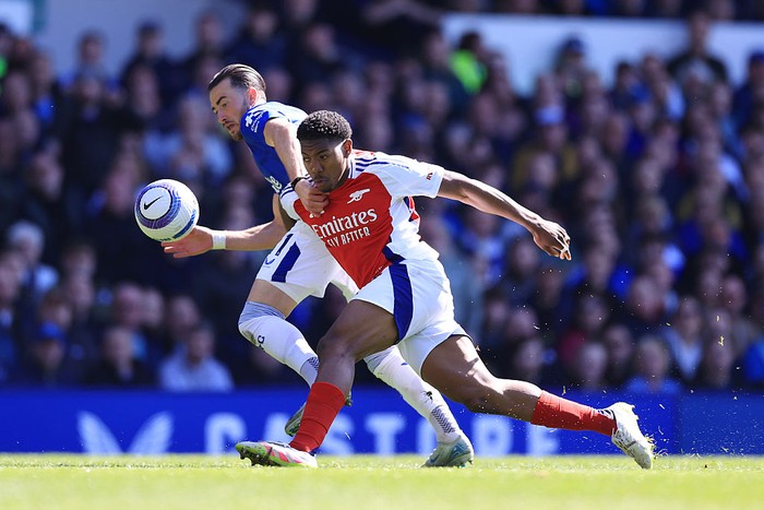 LIVERPOOL, ENGLAND - APRIL 5: Myles Lewis-Skelly of Arsenal fouls Jack Harrison of Everton to concede a penalty  during the Premier League match between Everton FC and Arsenal FC at Goodison Park on April 5, 2025 in Liverpool, England. (Photo by Simon Stacpoole/Offside/Offside via Getty Images)