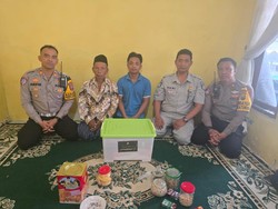 Keluarga Emak-emak yang Meninggal Tertabrak KA di Lamongan Dapat Santunan