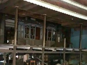 Rumah Pria di Jeneponto Dirusak Massa gegara Batal Bawa Panai Rp 100 Juta Rumah Pria di Jeneponto Dirusak Massa gegara Batal Bawa Panai Rp 100 Juta