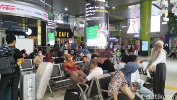 10 Stasiun Kereta Api di Indonesia Terfavorit Turis Asing