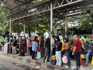 Arus Balik Lebaran, 23 Ribu Penumpang Bus Padati Terminal Purabaya Arus Balik Lebaran, 23 Ribu Penumpang Bus Padati Terminal Purabaya