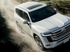 Land Cruiser Incaran Maling di Jepang, Kini Punya Fitur Keamanan Baru Land Cruiser Incaran Maling di Jepang, Kini Punya Fitur Keamanan Baru