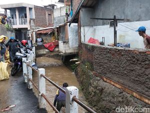 Banjir Sempat Terjang Kawasan Ujungberung Bandung, 80 KK Terdampak