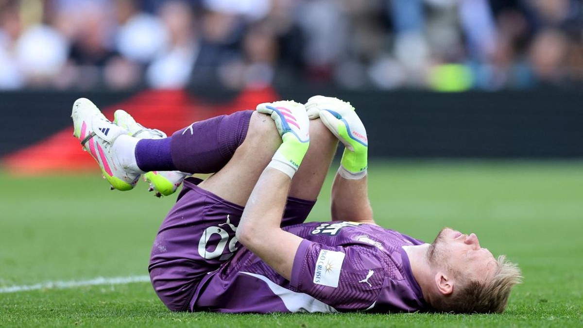 Aaaron Ramsdale terdegradasi tiga kali dalam lima tahun terakhir (REUTERS/David Klein)