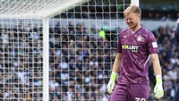 Aaron Ramsdale - Southampton. Capology menyebutnya digaji 120 ribu paun (Rp 2,7 miliar) per pekan. Foto: Charlotte Wilson/Offside/Offside via Getty Images