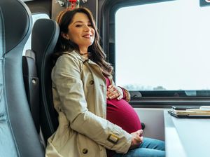 Viral Wanita Hamil Ngotot Pindah ke First Class Pesawat, Tiketnya Ekonomi