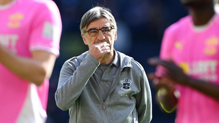 LONDON, ENGLAND - APRIL 06: Ivan Juric, Manager of Southampton, looks dejected after the teams defeat and confirmed relegation after the Premier League match between Tottenham Hotspur FC and Southampton FC at Tottenham Hotspur Stadium on April 06, 2025 in London, England. (Photo by Shaun Botterill/Getty Images)