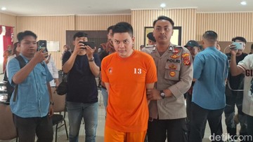 Tampang Keponakan yang Bunuh Tante di Bogor Kini Berbaju Tahanan