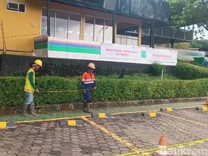 Rest Area KM 86 Tol Cipali Ditutup gegara Berasap Rest Area KM 86 Tol Cipali Ditutup gegara Berasap