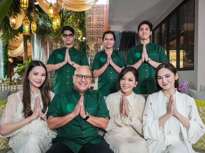 8 Foto Maia Estianty Lebaran Bareng Keluarga, Kompak Dengan 2 Calon Mantu