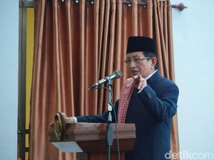 Menag Dorong Ponpes di Bone Terapkan Pembelajaran Berbasis AI Pertama di RI Menag Dorong Ponpes di Bone Terapkan Pembelajaran Berbasis AI Pertama di RI
