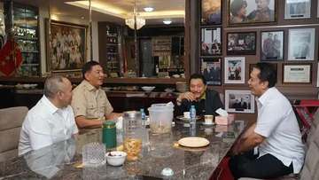 Hendropriyono Beri Pesan ke Menhan Sjafrie Saat Halalbihalal