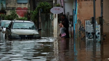 Penampakan Banjir Terjang Rio de Janeiro Brasil