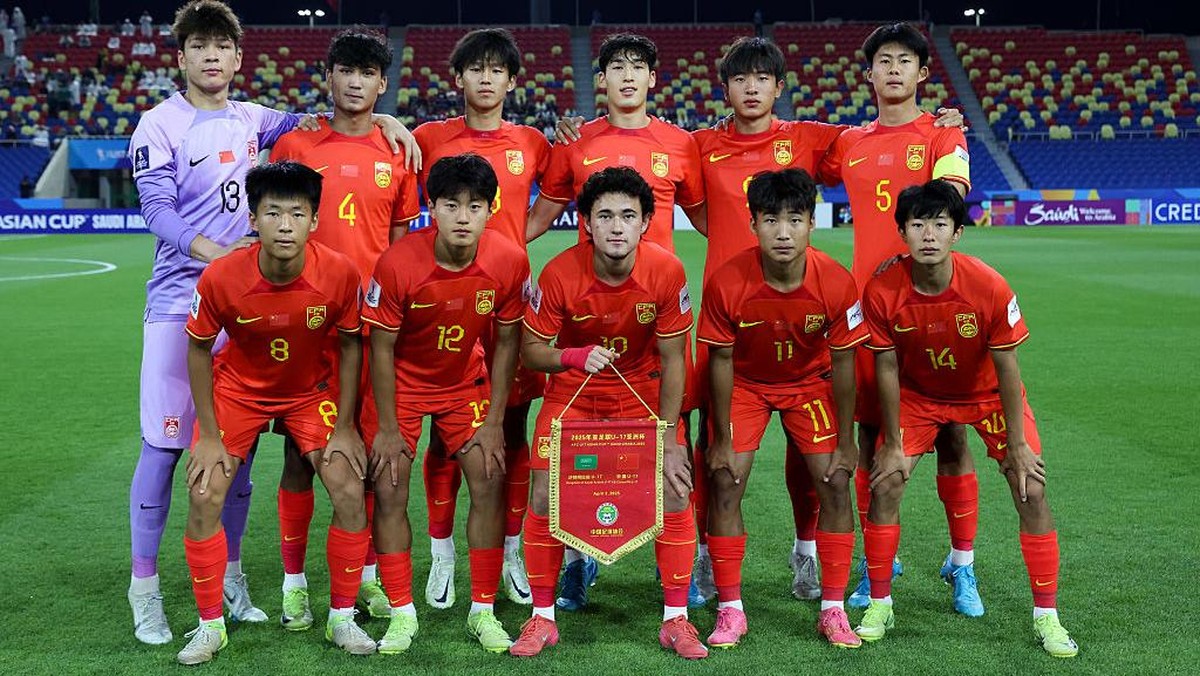 China U17, satu dari dua tim yang tersingkir paling dulu di Piala Asia U-17 2025. Foto: Getty Images/Zhizhao Wu