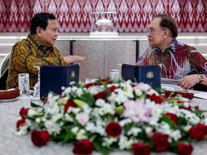 Bertemu di Malaysia, Prabowo-Anwar Ibrahim Bahas Dampak Tarif Trump ke ASEAN