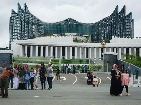 Potret Ramai Warga Kunjungi IKN saat Libur Lebaran