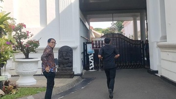 Gubernur BI-Wamenperin Dipanggil Prabowo ke Istana, Bahas Tarif Trump?