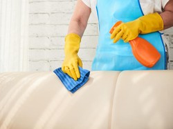 5 Tips Membersihkan Sofa dari Debu, Mudah dan Tanpa Dicuci