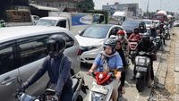 Antusiasme Warga Bayar Pajak, Antrean Mengular