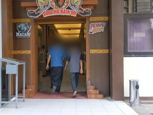 7 Penerbang Balon Udara yang Meledak di Rumah Dokter Trenggalek Ditangkap 7 Penerbang Balon Udara yang Meledak di Rumah Dokter Trenggalek Ditangkap