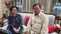 Megawati: Saya sama Mas Bowo Akrab, Jangan Anda Coba-coba! Megawati: Saya sama Mas Bowo Akrab, Jangan Anda Coba-coba!