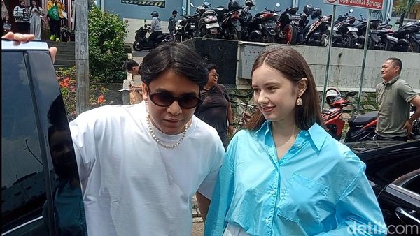 Tatapan Vika Kolesnaya saat Billy Syahputra Bicara Rencana Nikah