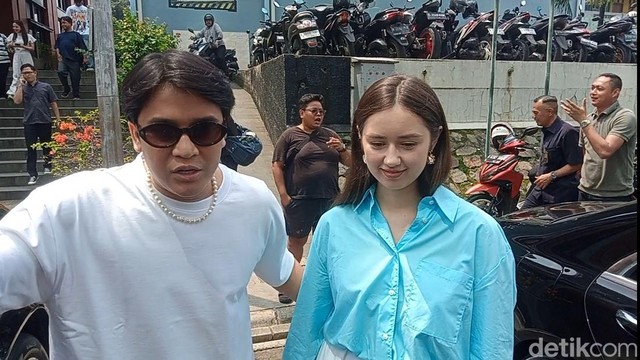 Highlight Dunia Hiburan InsertLive : Gelar Pengajian di Rumah Ortu, Billy Syahputra-Vika Kolesnaya Syukuran Nikah?